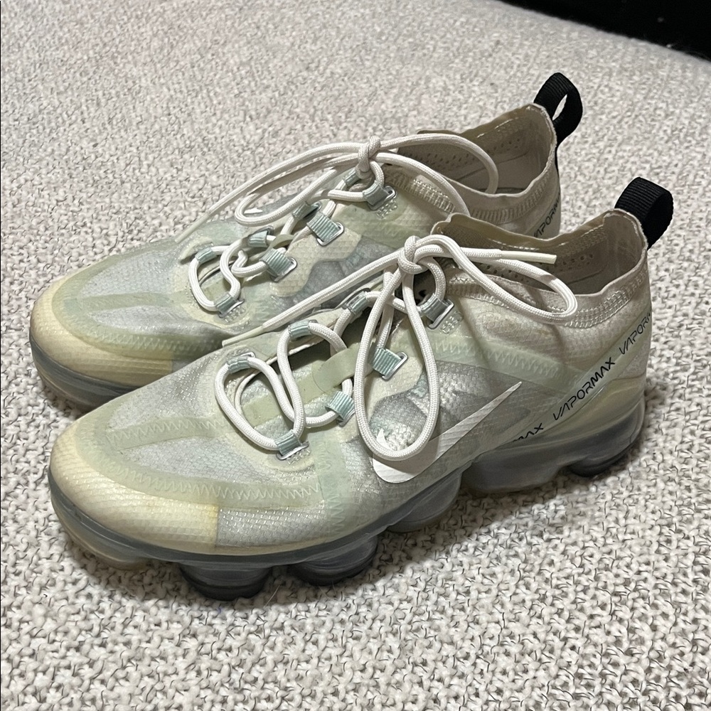 Nike VaporMax Light Cream Sneakers